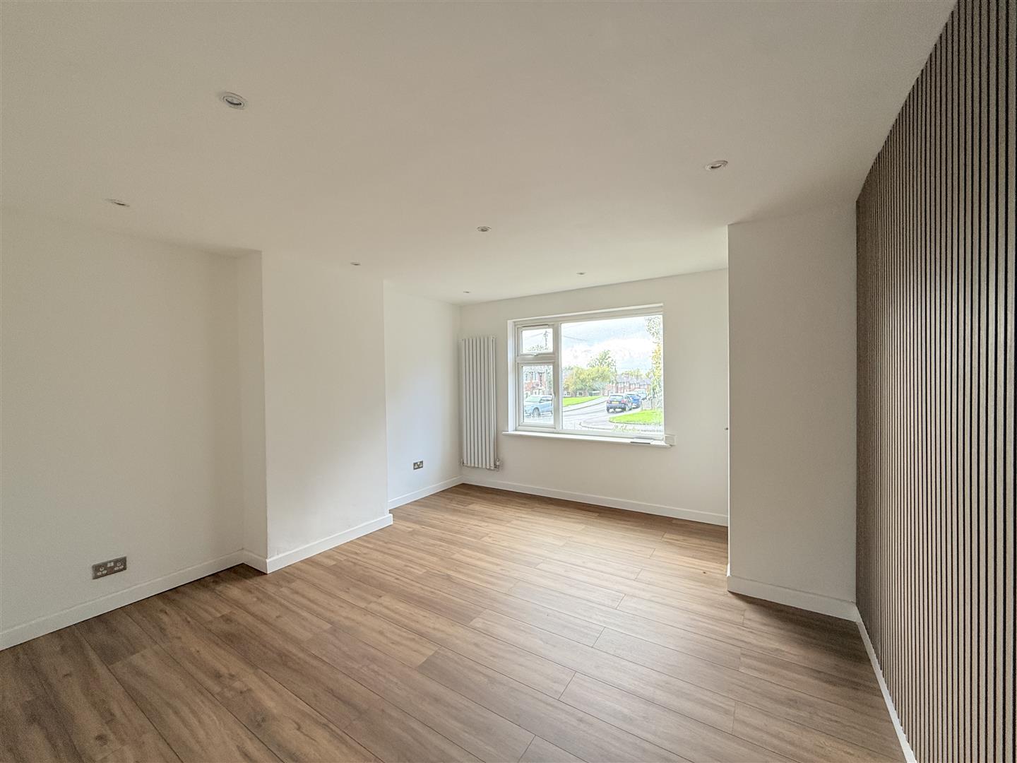 3 bed house - semi-detached in Elm Tree Drive, Dukinfield – photo 5